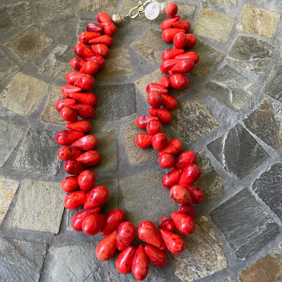 Coral Necklace - Picture 5 of 8